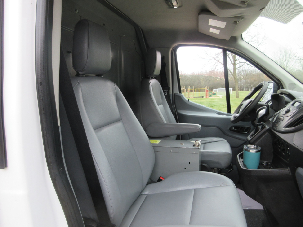 Ford Transit 250 Van Low Roof w/Sliding Pass. 130-in. WB 2015