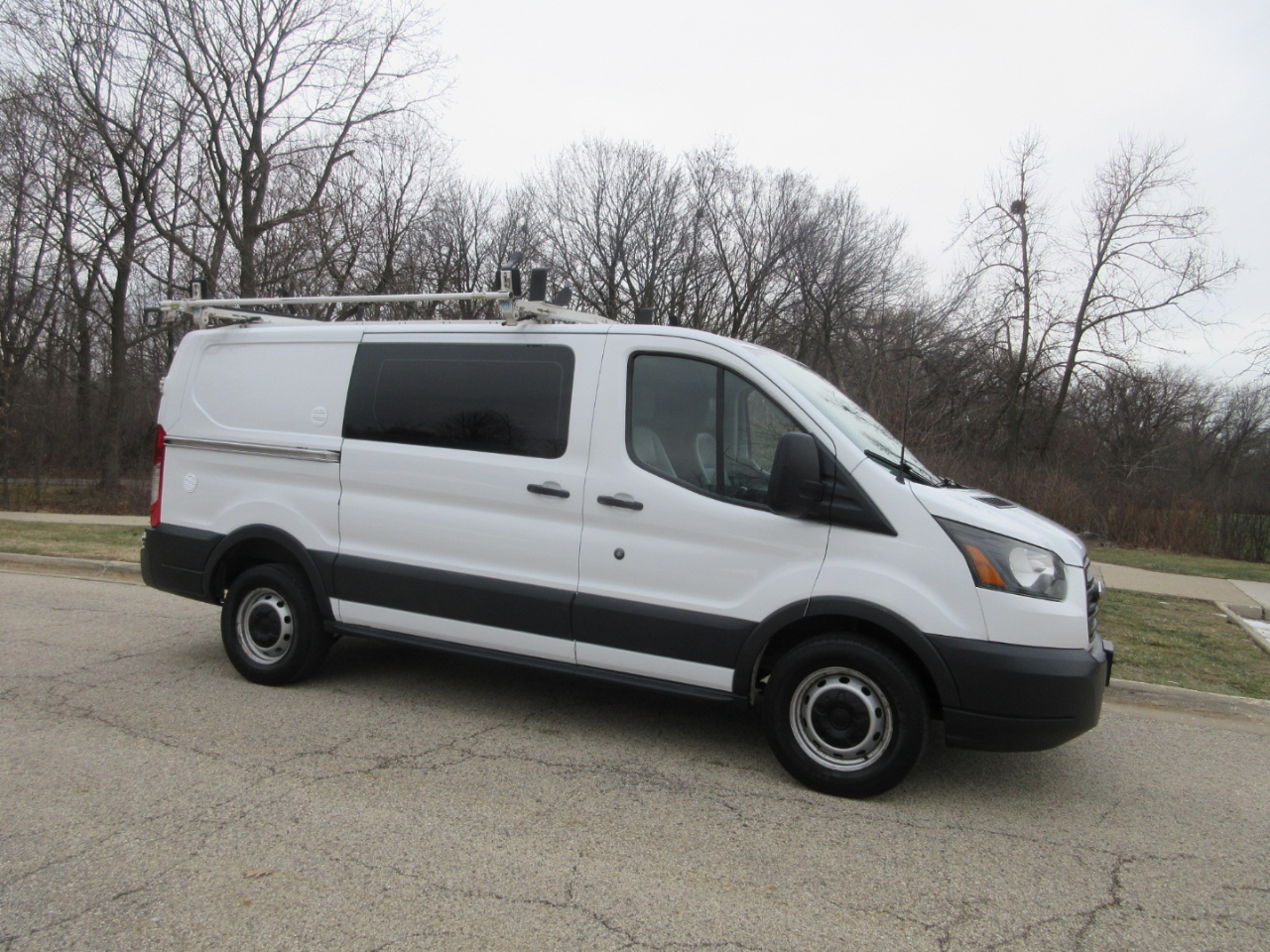 Ford Transit 250 Van Low Roof w/Sliding Pass. 130-in. WB 2015