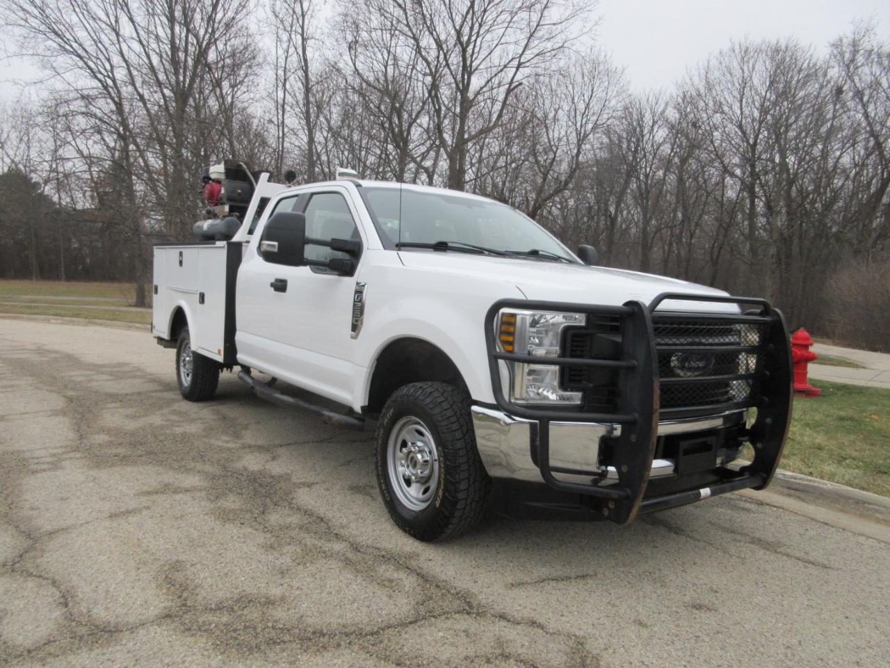 Ford F-350 SD XL SuperCab 4WD 2019