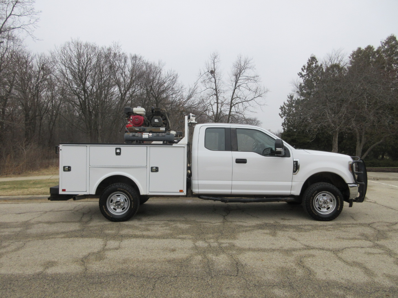 Ford F-350 SD XL SuperCab 4WD 2019