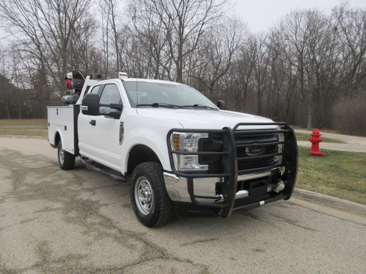 Ford F-350 SD XL SuperCab 4WD 2019