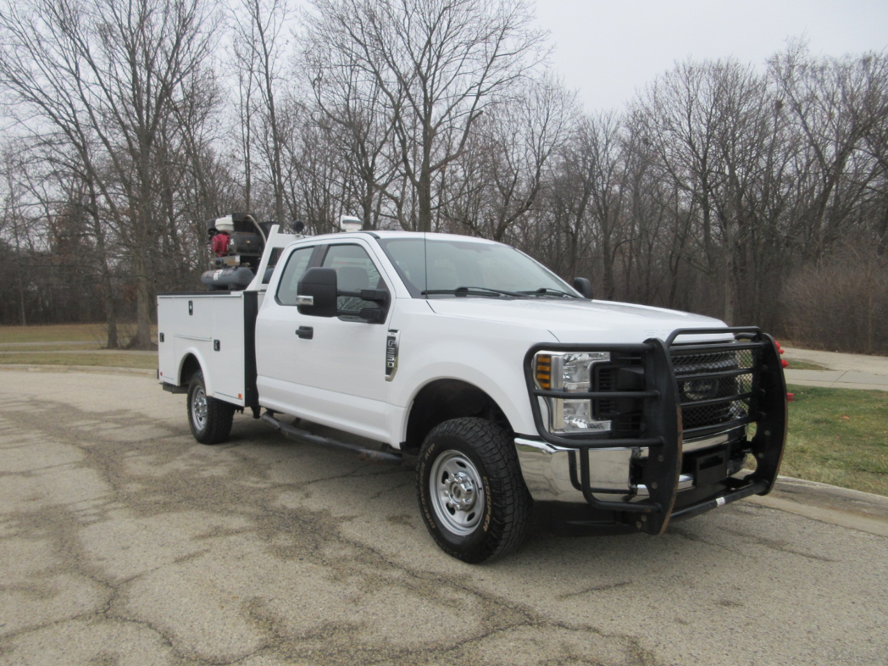 Ford F-350 SD XL SuperCab 4WD 2019