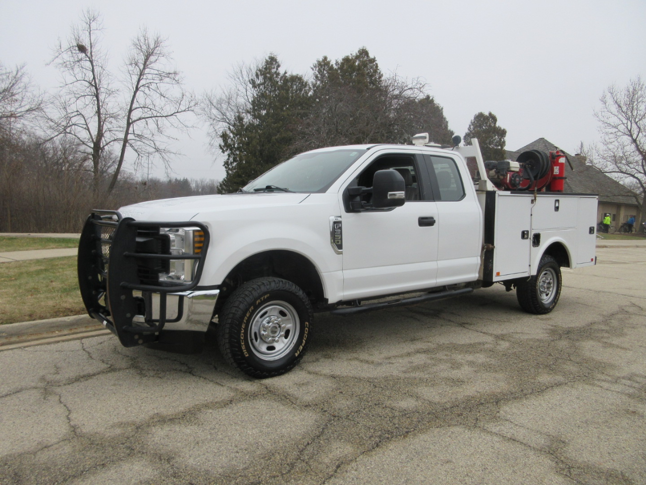 Ford F-350 SD XL SuperCab 4WD 2019