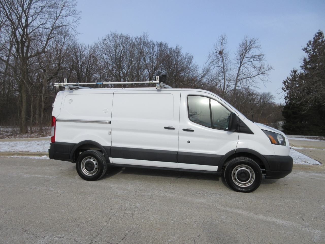 Ford Transit 250 Van Low Roof w/Sliding Pass. 130-in. WB 2016