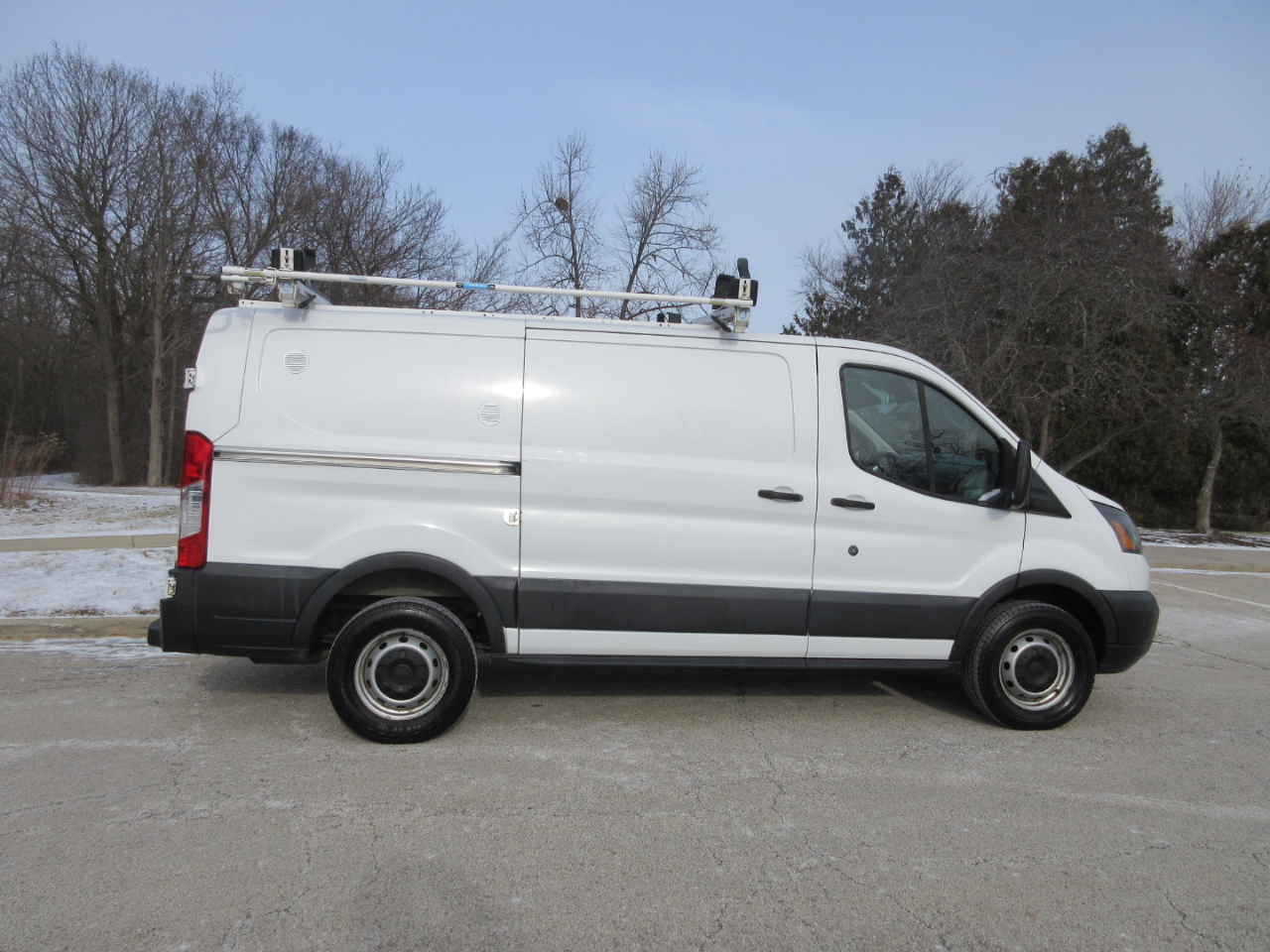 Ford Transit 250 Van Low Roof w/Sliding Pass. 130-in. WB 2016