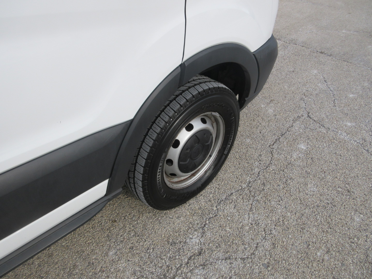 Ford Transit 250 Van Low Roof w/Sliding Pass. 130-in. WB 2016