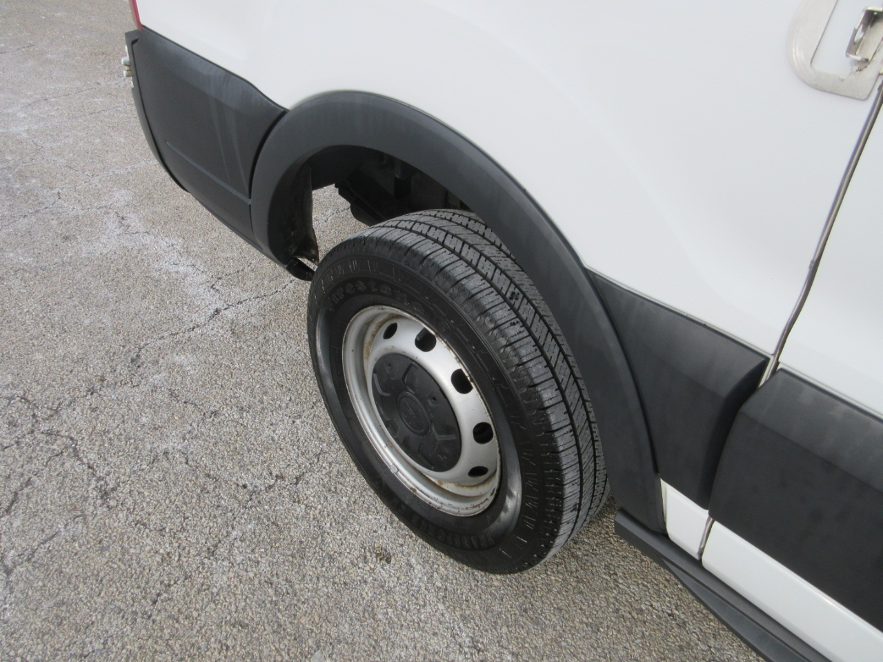 Ford Transit 250 Van Low Roof w/Sliding Pass. 130-in. WB 2016