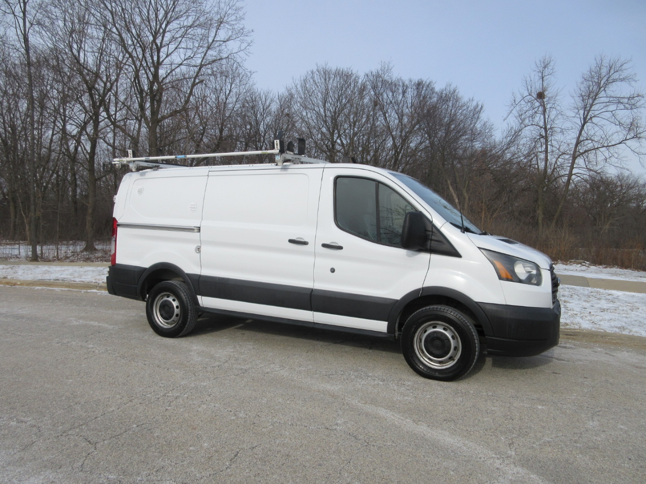 Ford Transit 250 Van Low Roof w/Sliding Pass. 130-in. WB 2016