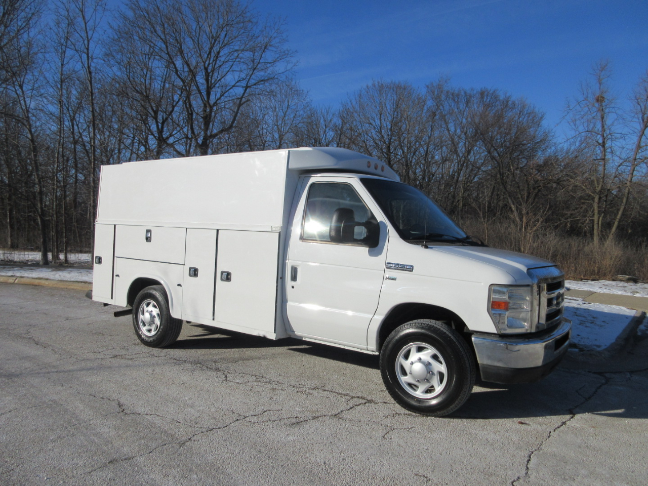 Ford Econoline E-350 Super Duty 2015