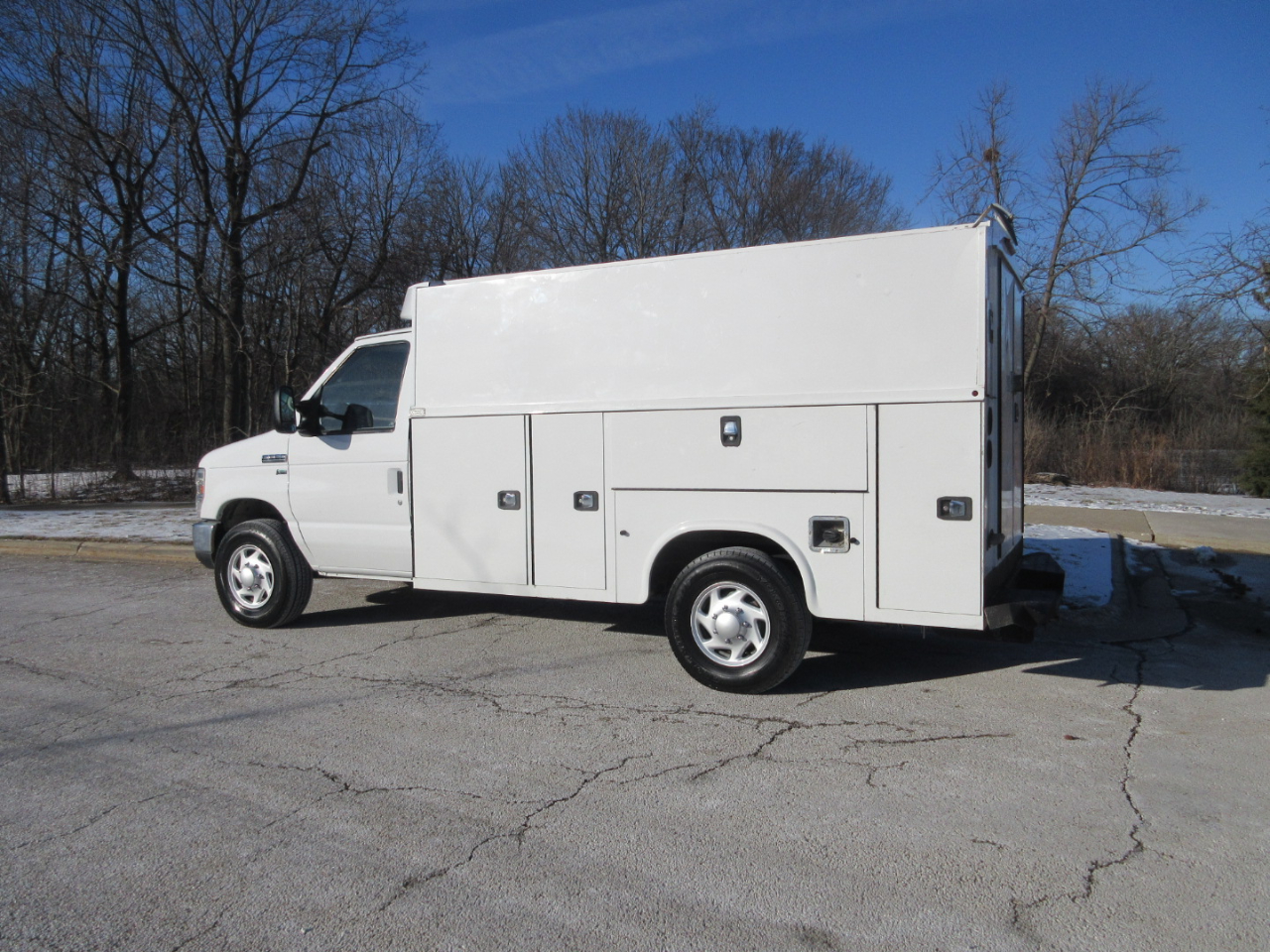 Ford Econoline E-350 Super Duty 2015