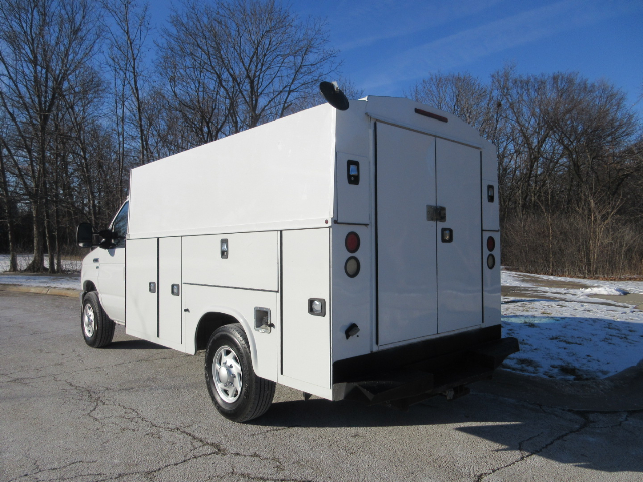 Ford Econoline E-350 Super Duty 2015