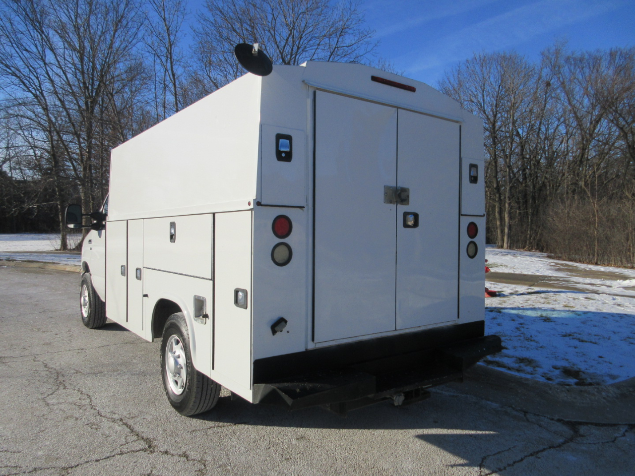 Ford Econoline E-350 Super Duty 2015