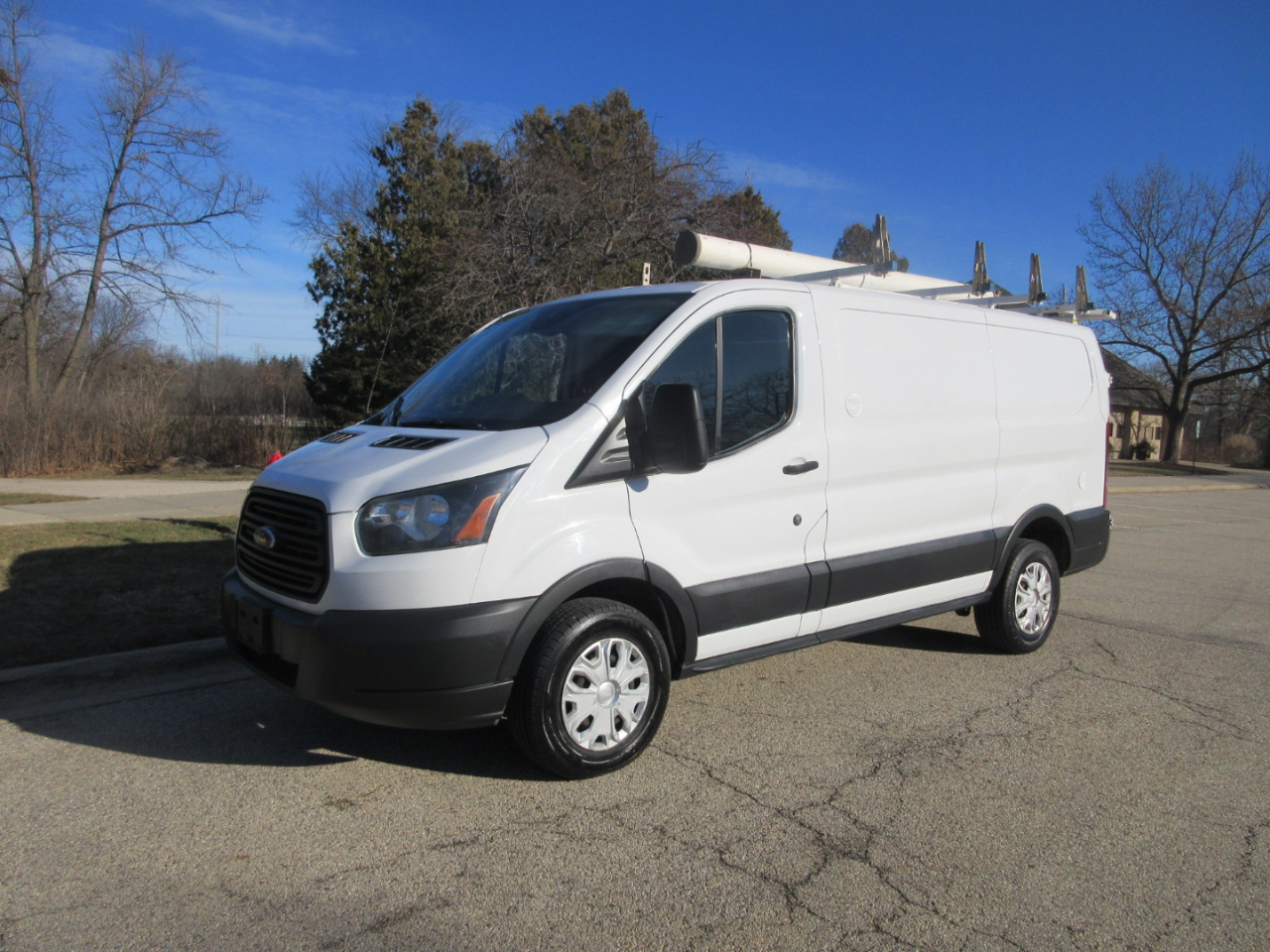 Ford Transit 250 Van Low Roof w/Sliding Pass. 130-in. WB 2017
