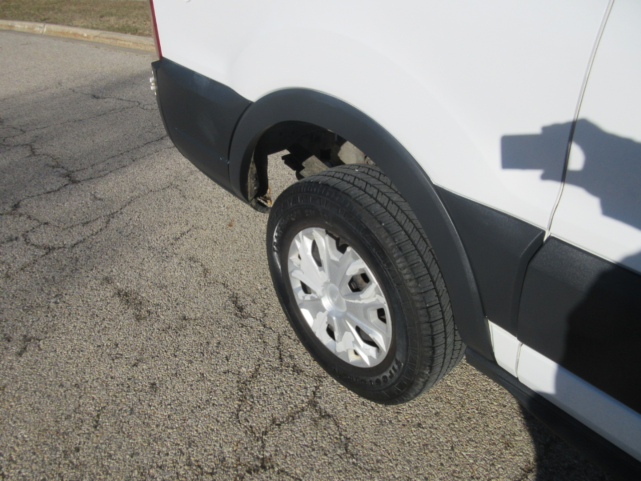 Ford Transit 250 Van Low Roof w/Sliding Pass. 130-in. WB 2017