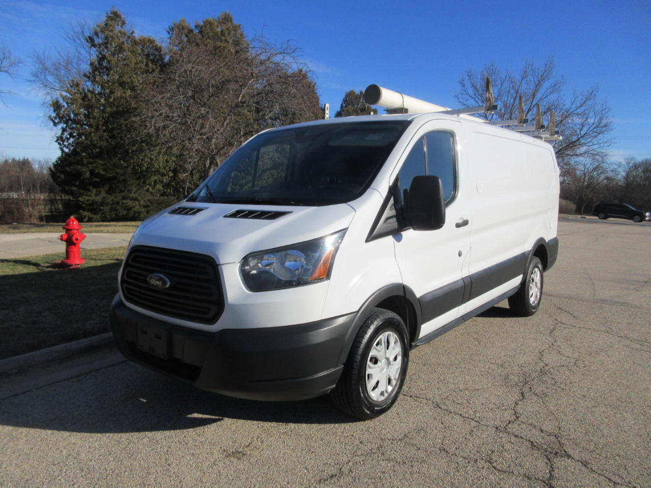 Ford Transit 250 Van Low Roof w/Sliding Pass. 130-in. WB 2017