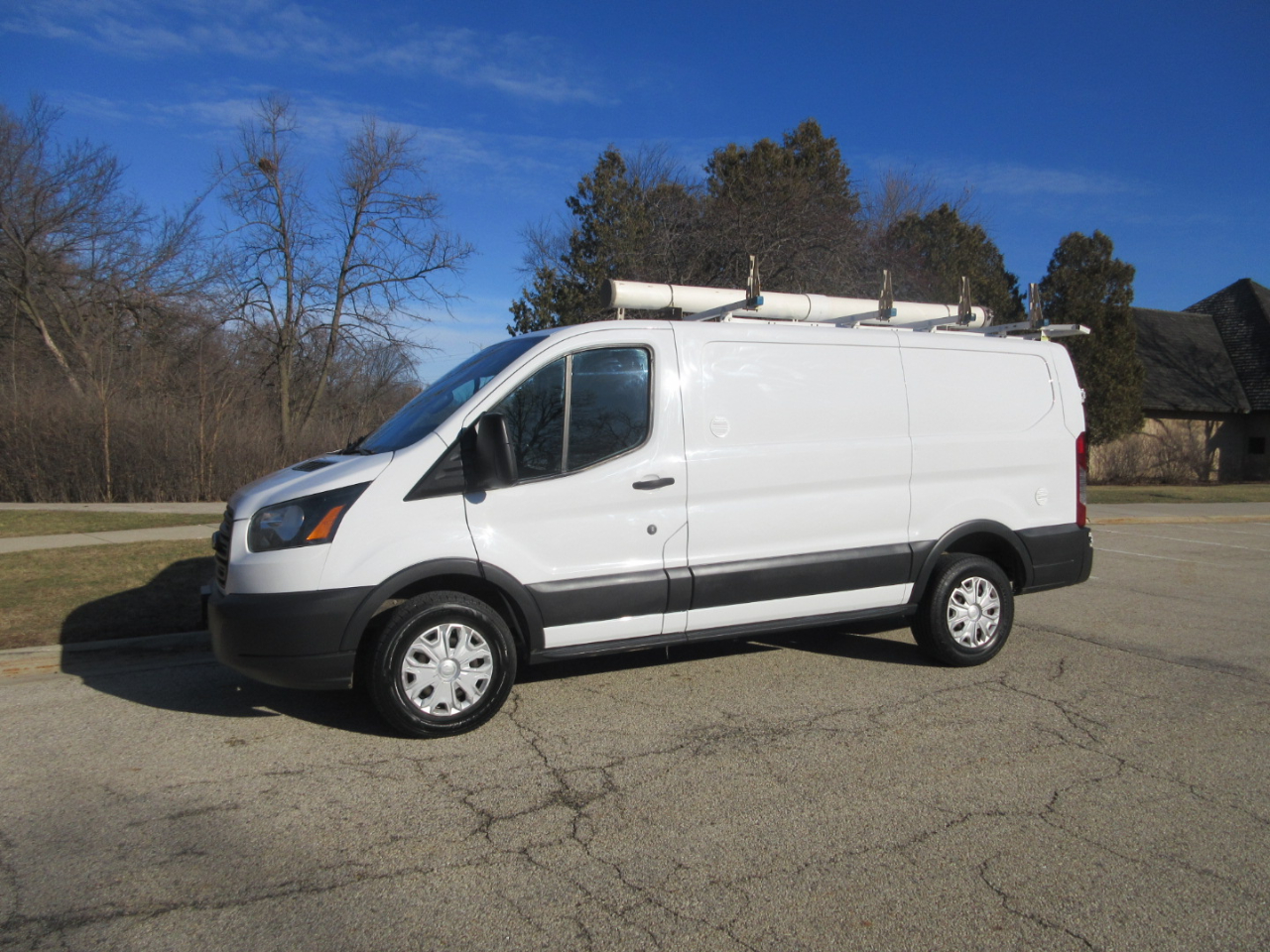 Ford Transit 250 Van Low Roof w/Sliding Pass. 130-in. WB 2017