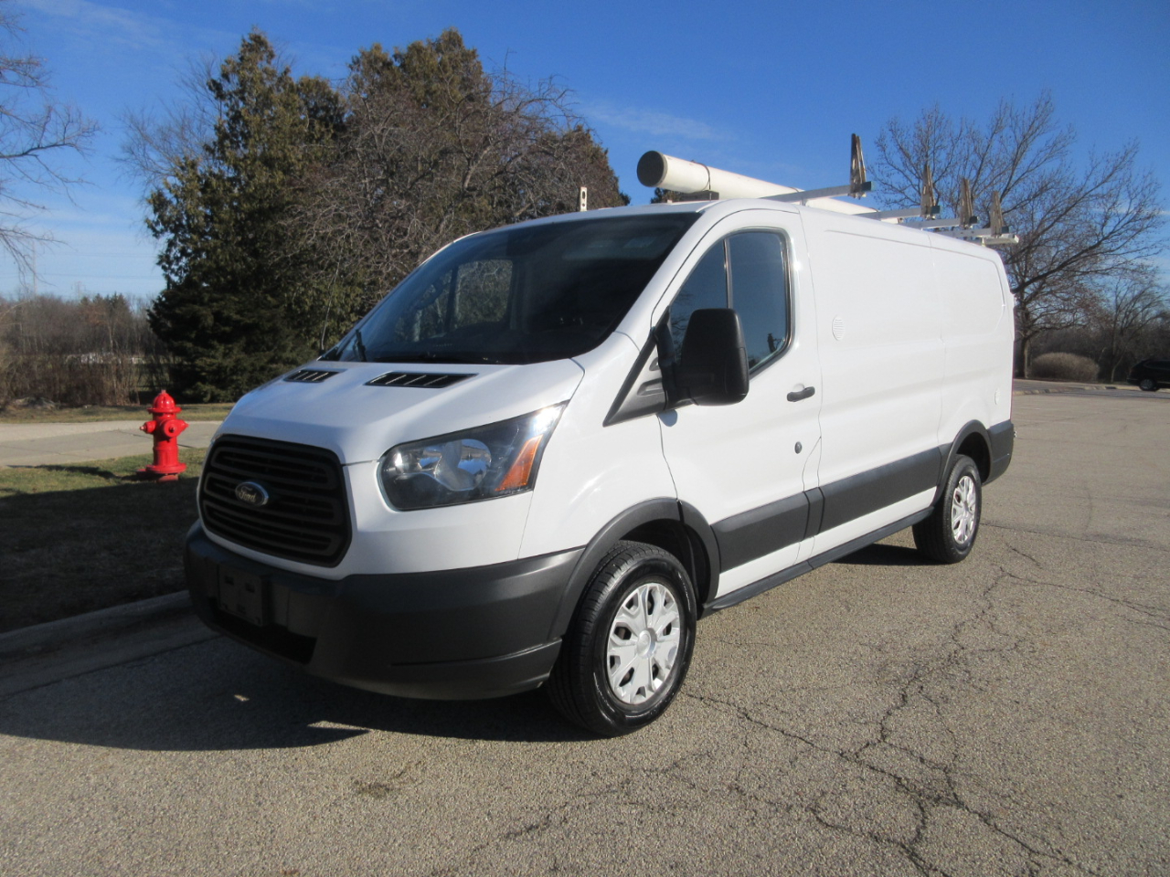 Ford Transit 250 Van Low Roof w/Sliding Pass. 130-in. WB 2017