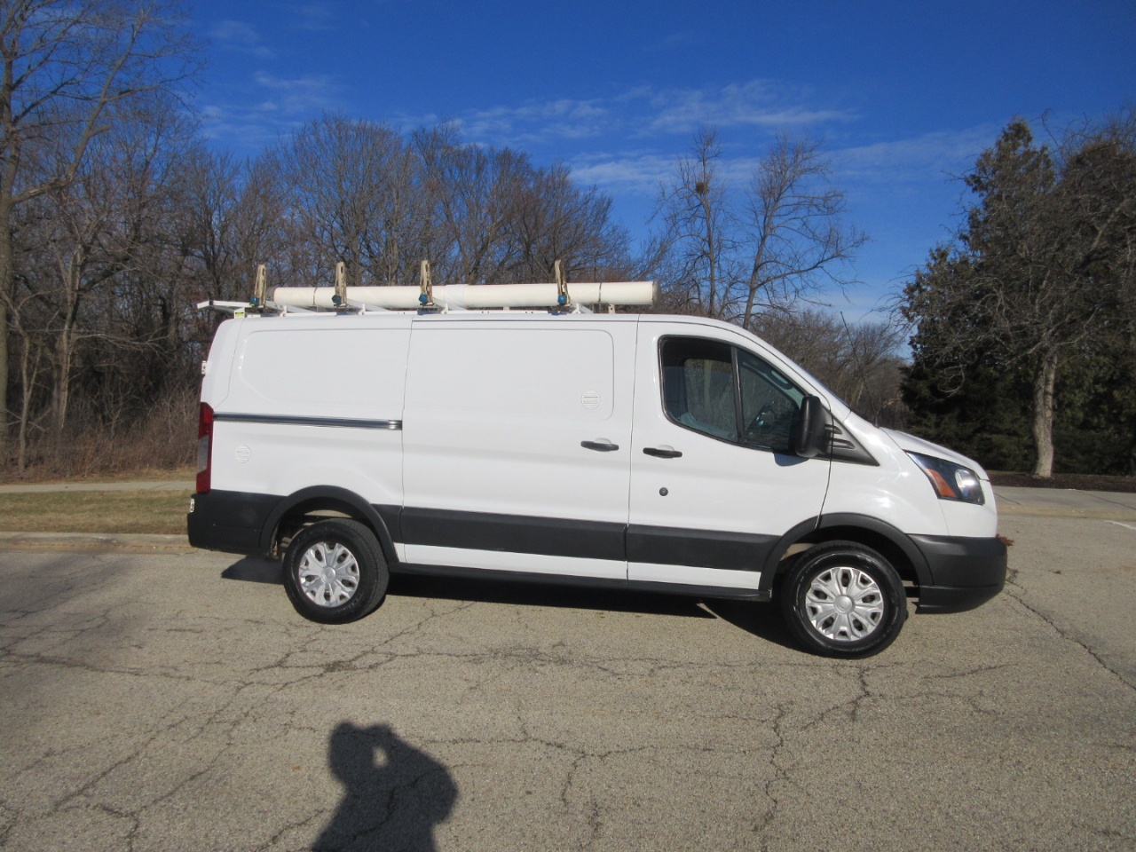 Ford Transit 250 Van Low Roof w/Sliding Pass. 130-in. WB 2017