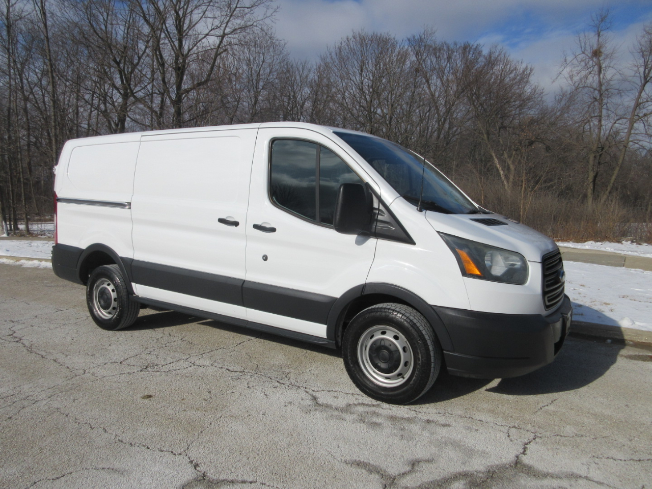 Ford Transit 250 Van Low Roof w/Sliding Pass. 130-in. WB 2015