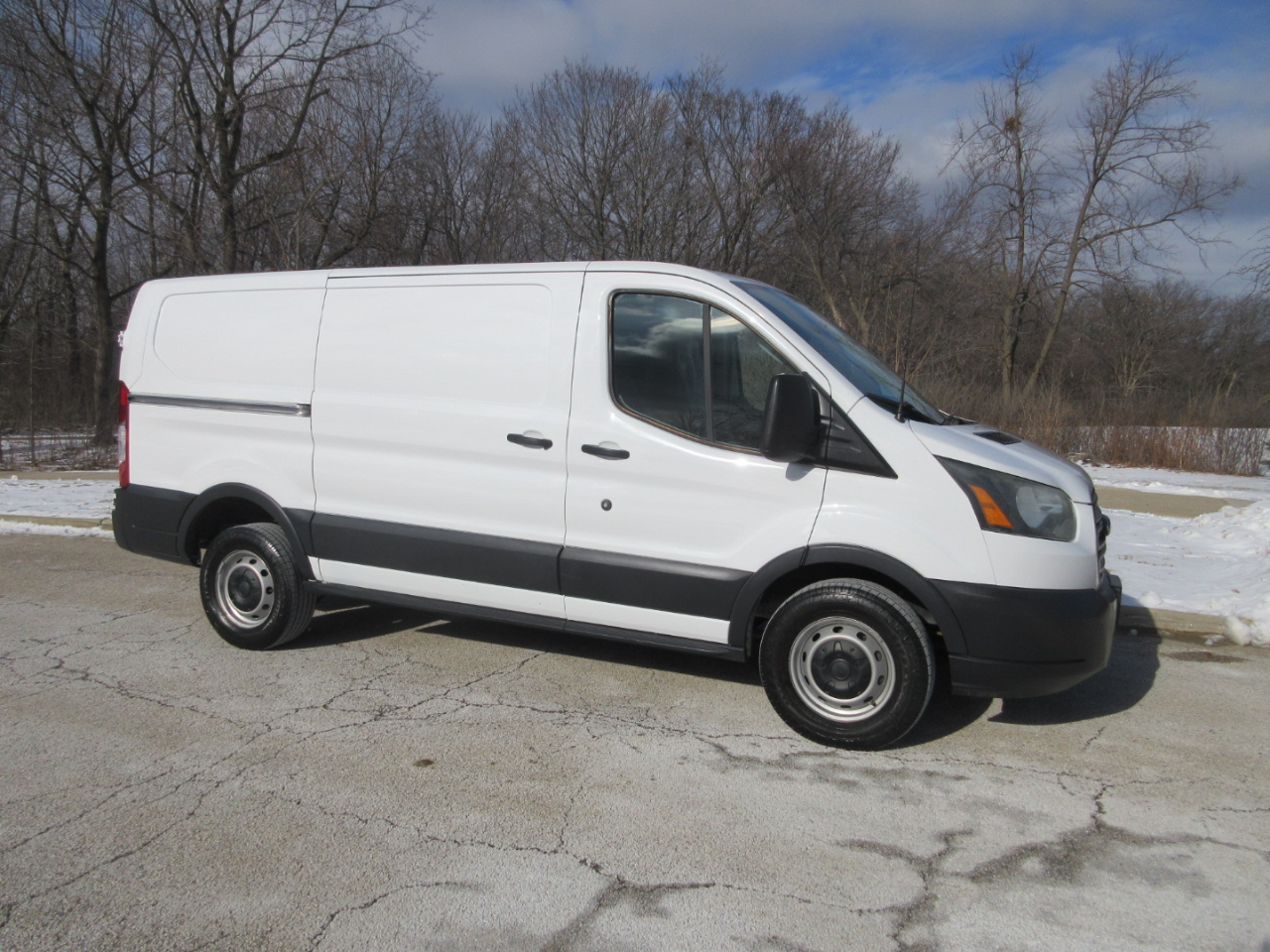 Ford Transit 250 Van Low Roof w/Sliding Pass. 130-in. WB 2015