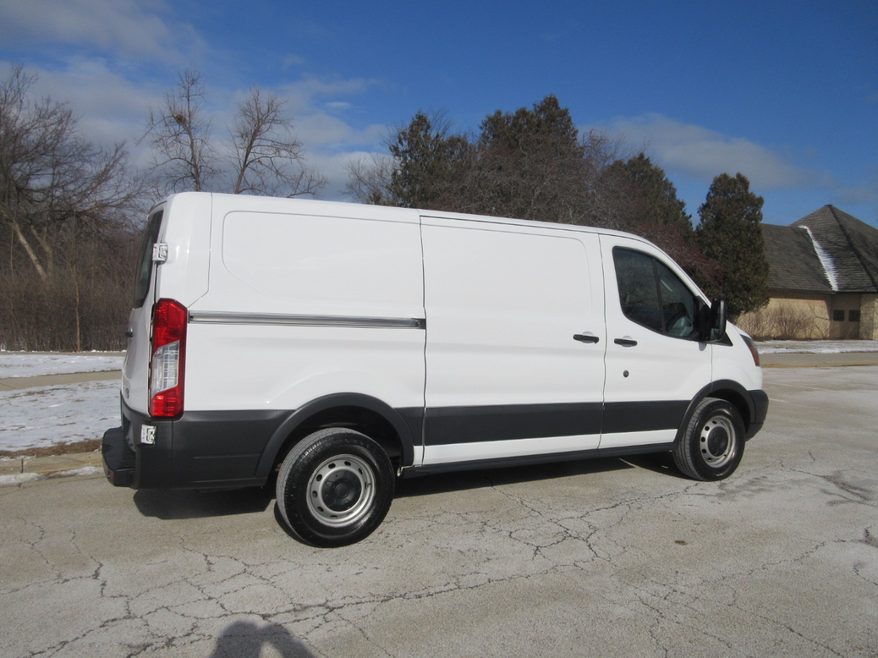 Ford Transit 250 Van Low Roof w/Sliding Pass. 130-in. WB 2015