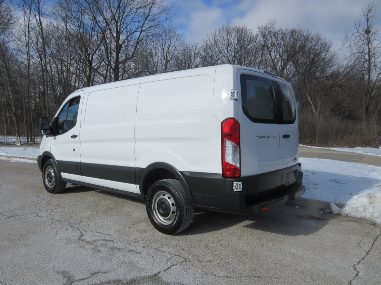 Ford Transit 250 Van Low Roof w/Sliding Pass. 130-in. WB 2015