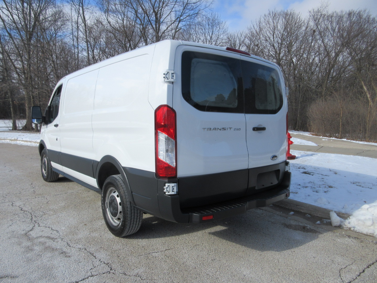 Ford Transit 250 Van Low Roof w/Sliding Pass. 130-in. WB 2015