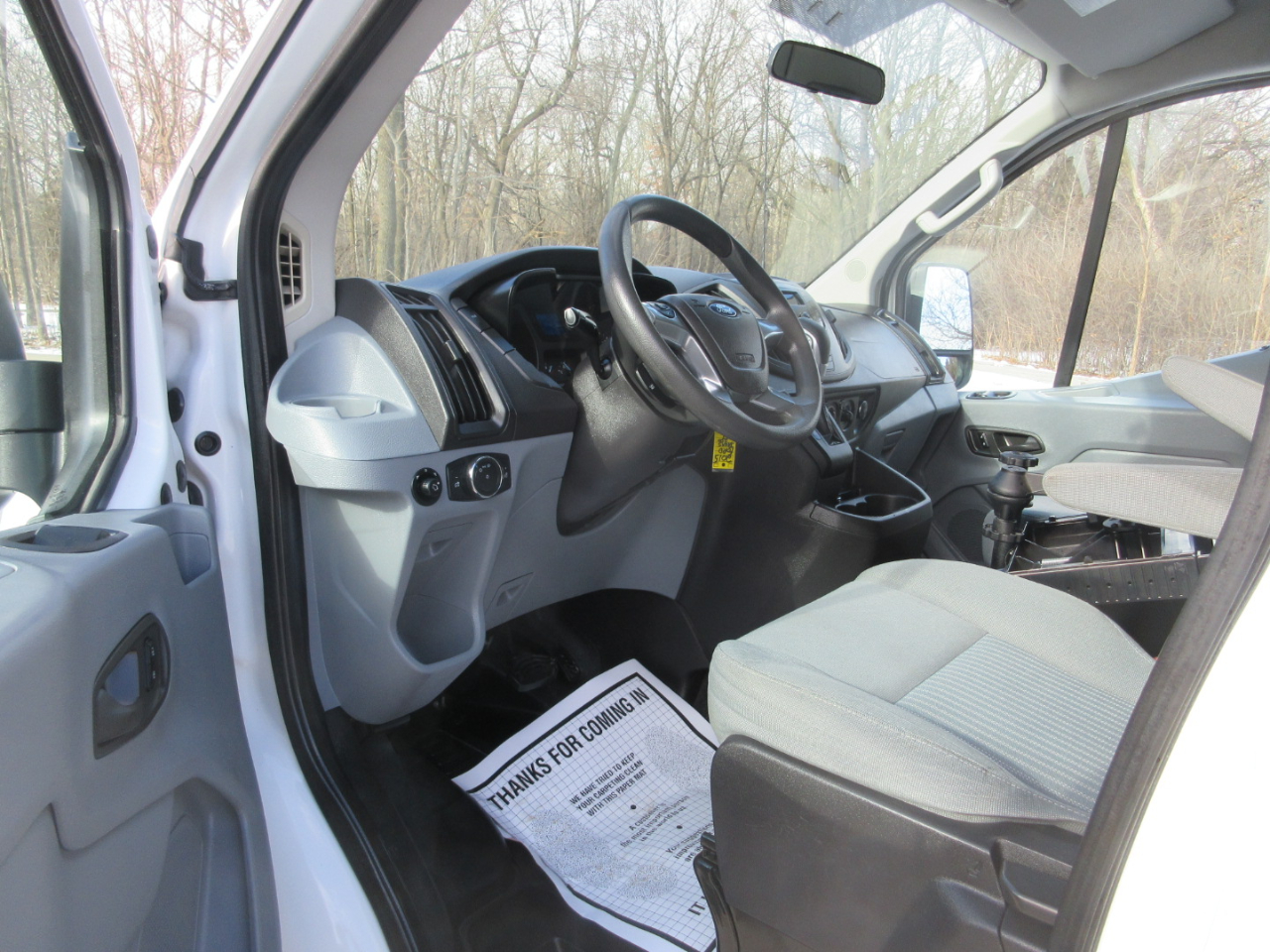 Ford Transit 250 Van Low Roof w/Sliding Pass. 130-in. WB 2015