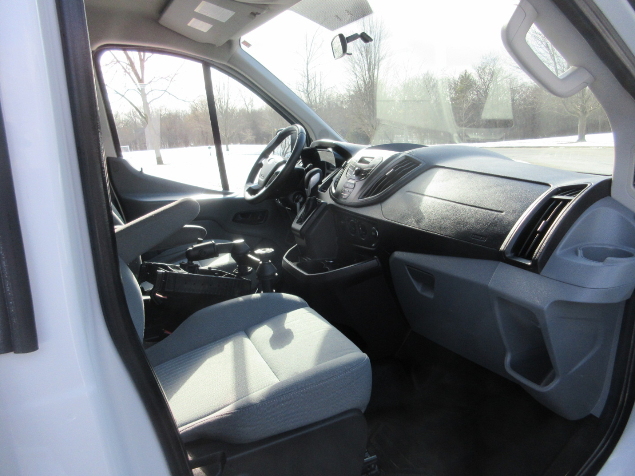 Ford Transit 250 Van Low Roof w/Sliding Pass. 130-in. WB 2015