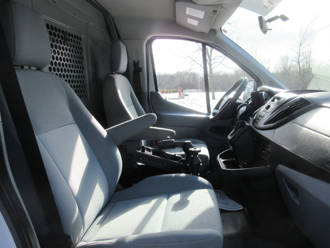 Ford Transit 250 Van Low Roof w/Sliding Pass. 130-in. WB 2015