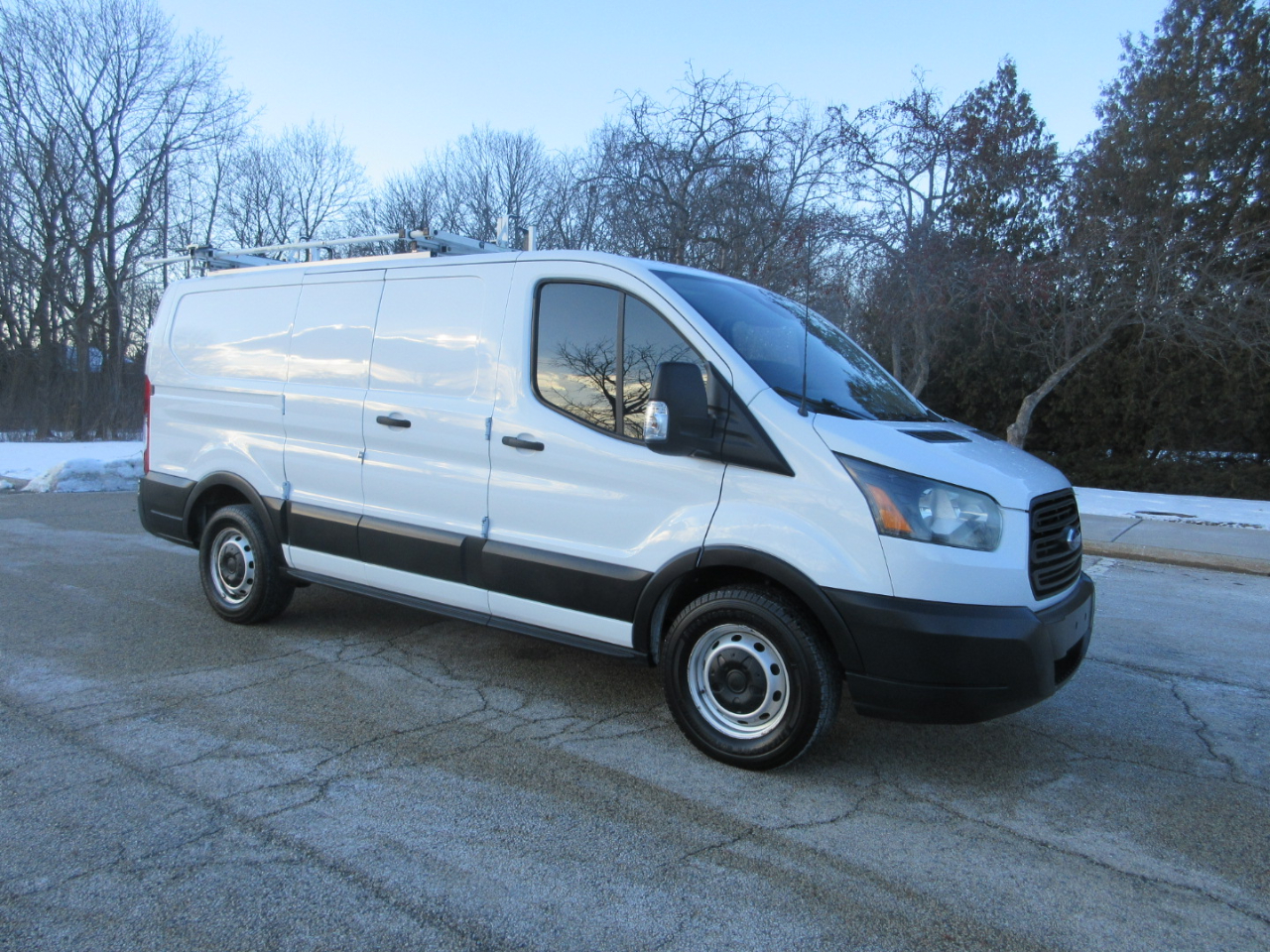 Ford Transit 150 Van Low Roof 60/40 Pass. 130-in. WB 2019