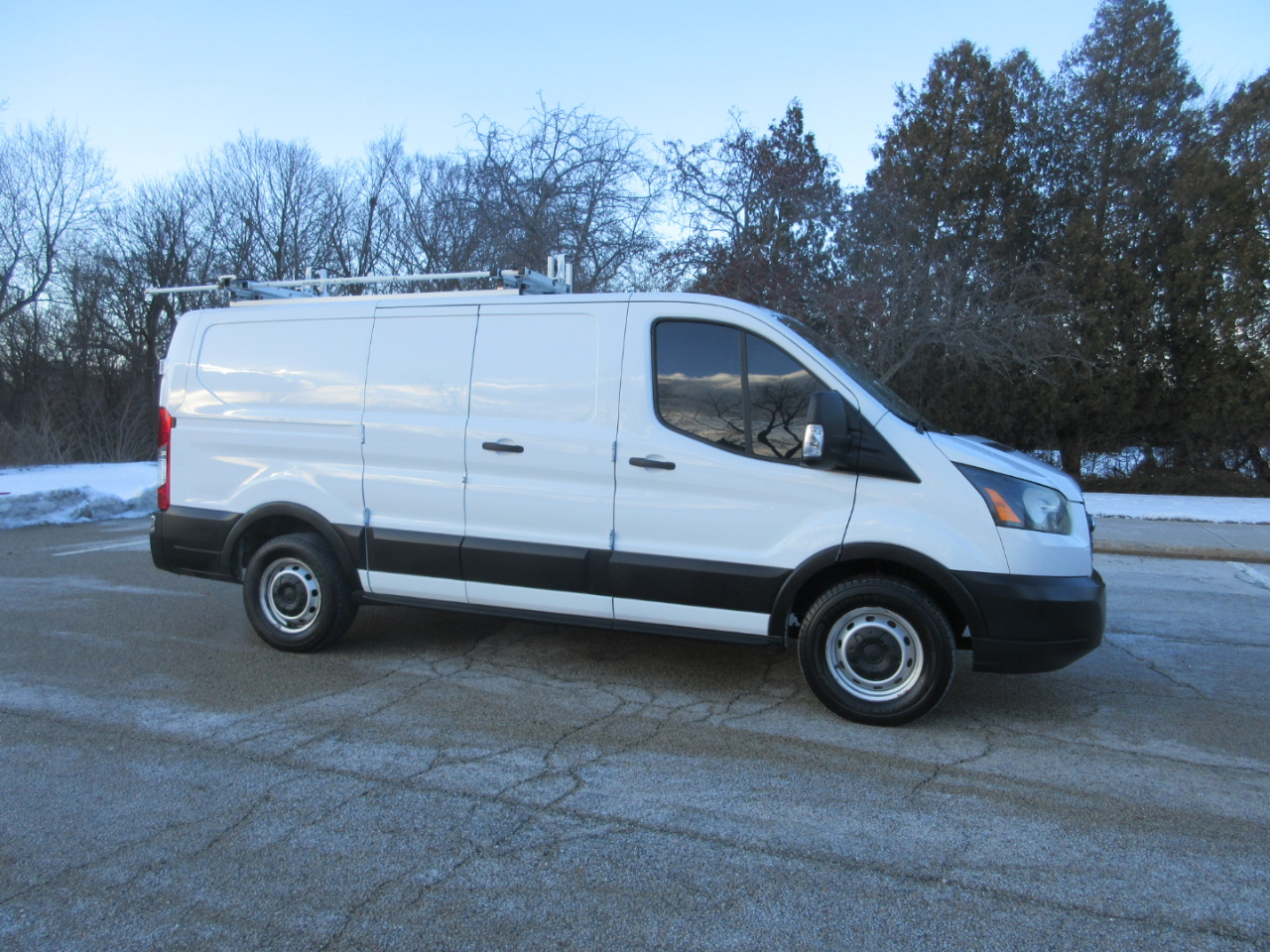 Ford Transit 150 Van Low Roof 60/40 Pass. 130-in. WB 2019