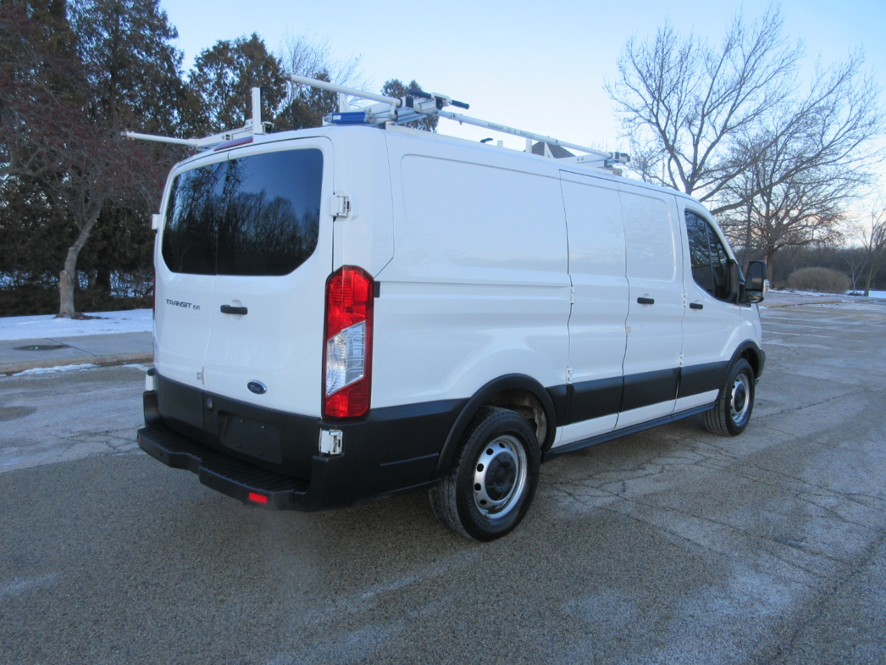 Ford Transit 150 Van Low Roof 60/40 Pass. 130-in. WB 2019