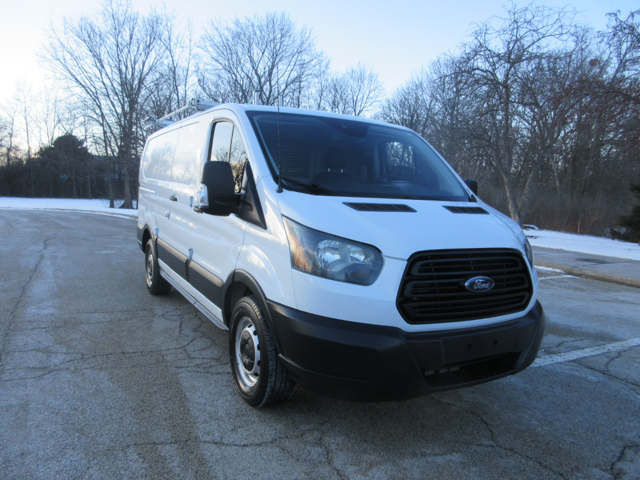 Ford Transit 150 Van Low Roof 60/40 Pass. 130-in. WB 2019