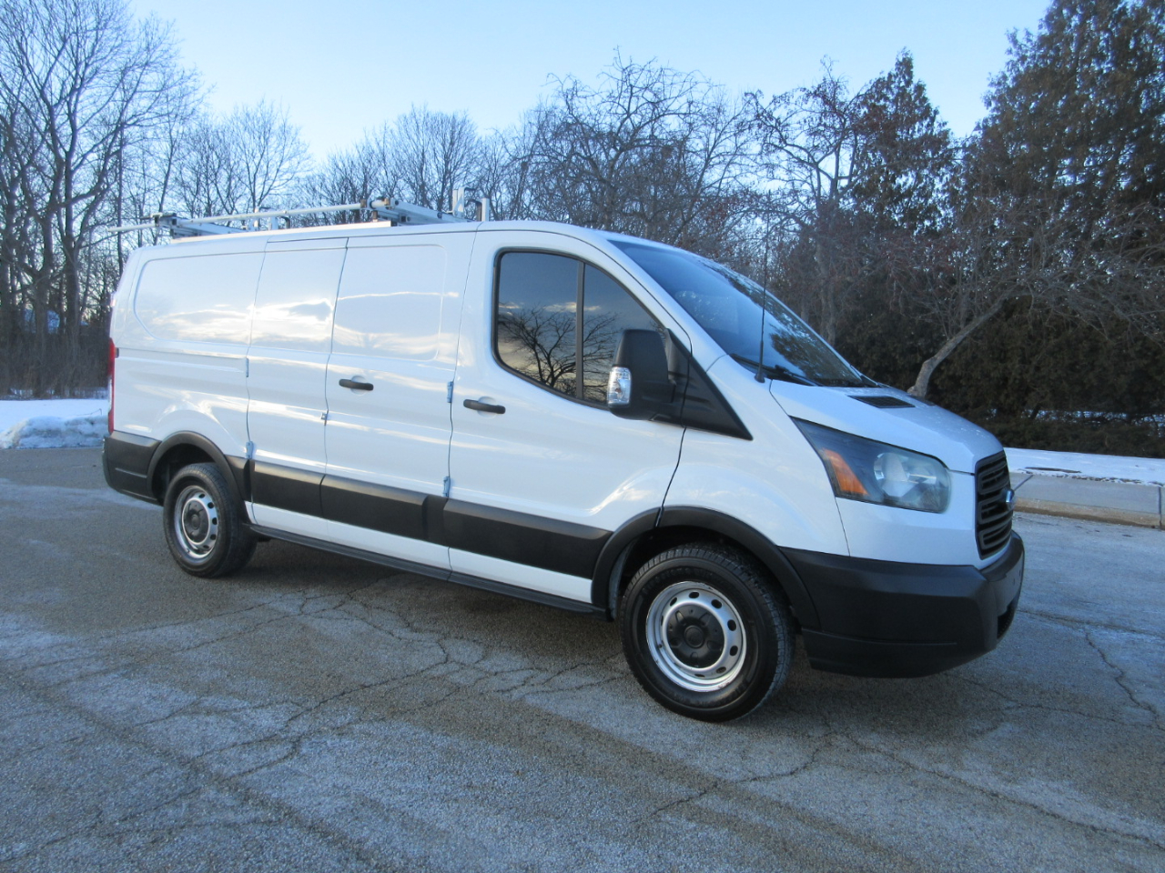 Ford Transit 150 Van Low Roof 60/40 Pass. 130-in. WB 2019