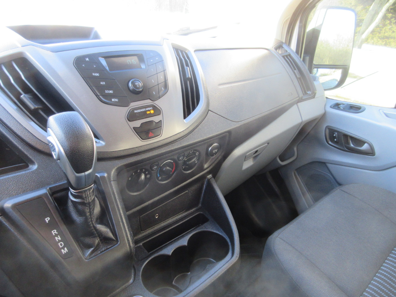 Ford Transit 150 Van Low Roof 60/40 Pass. 130-in. WB 2019