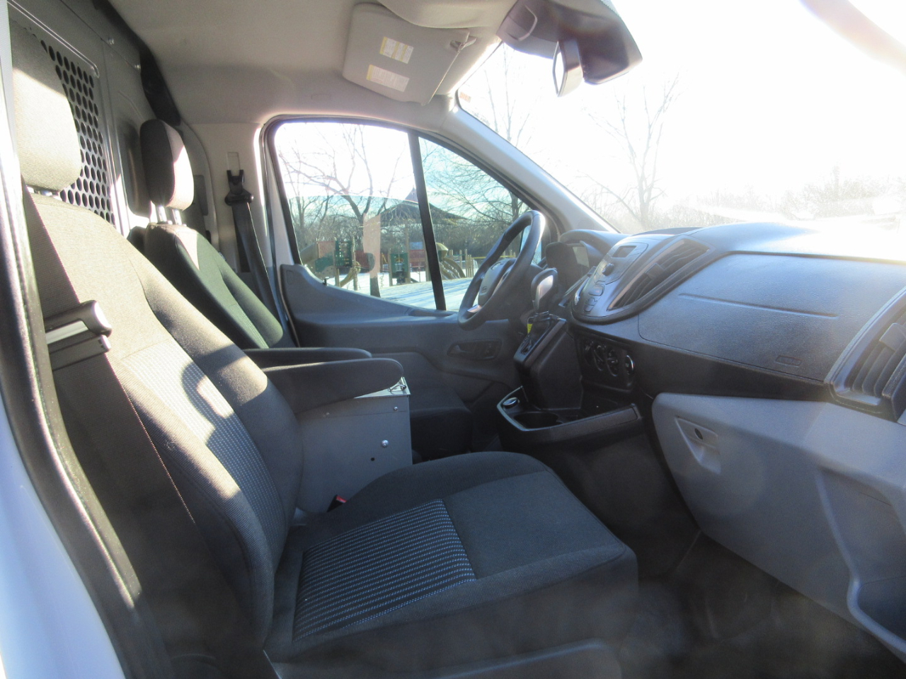 Ford Transit 150 Van Low Roof 60/40 Pass. 130-in. WB 2019