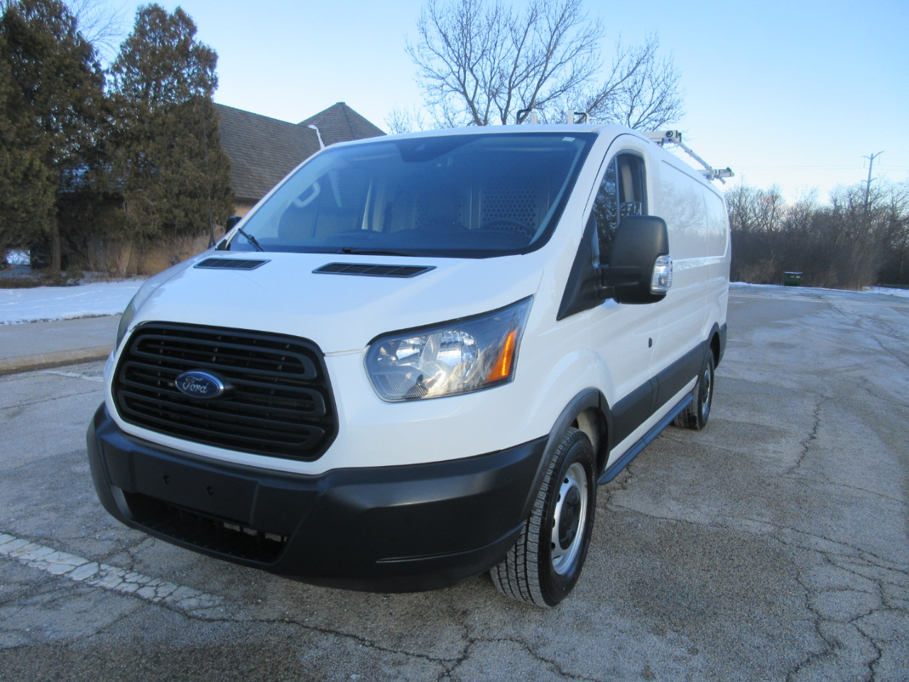 Ford Transit 150 Van Low Roof 60/40 Pass. 130-in. WB 2019