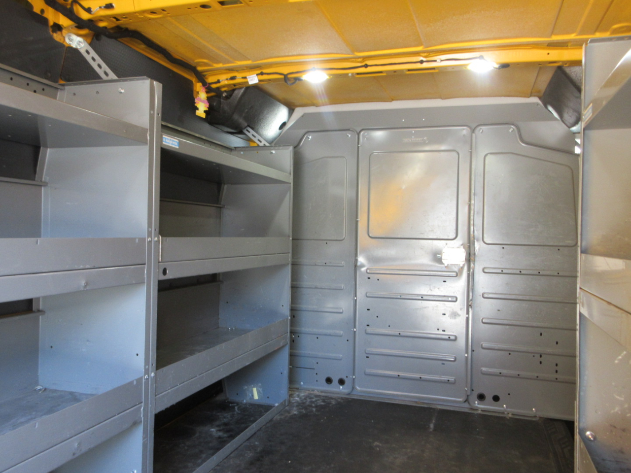 Ford Transit 250 Van Low Roof 60/40 Pass.130-in. WB 2019