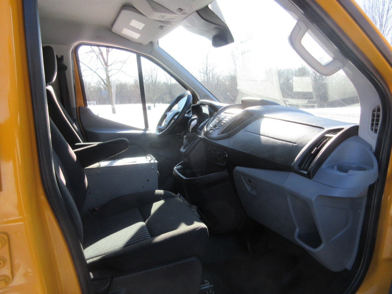 Ford Transit 250 Van Low Roof 60/40 Pass.130-in. WB 2019