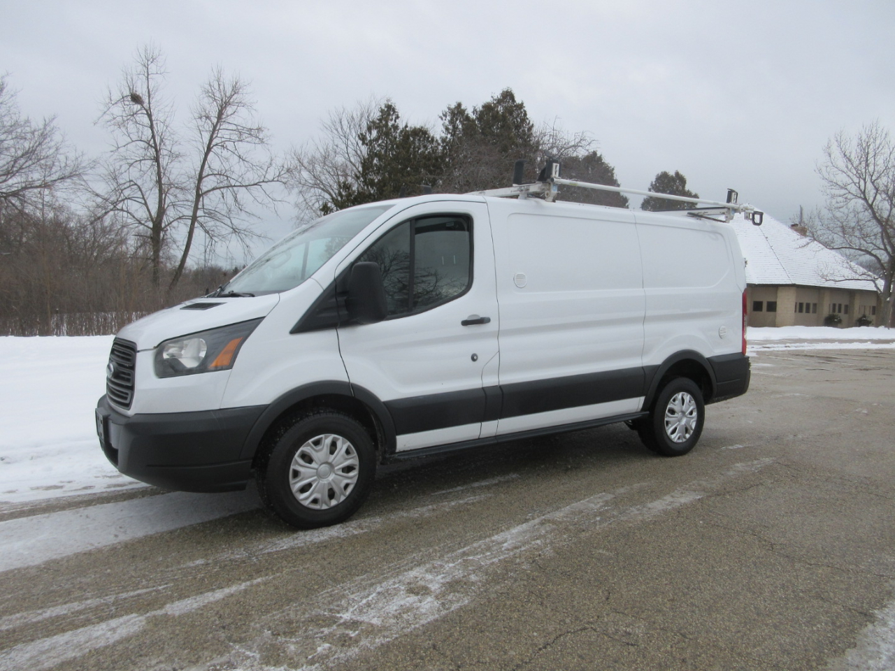 Ford Transit 250 Van Low Roof w/Sliding Pass. 130-in. WB 2016