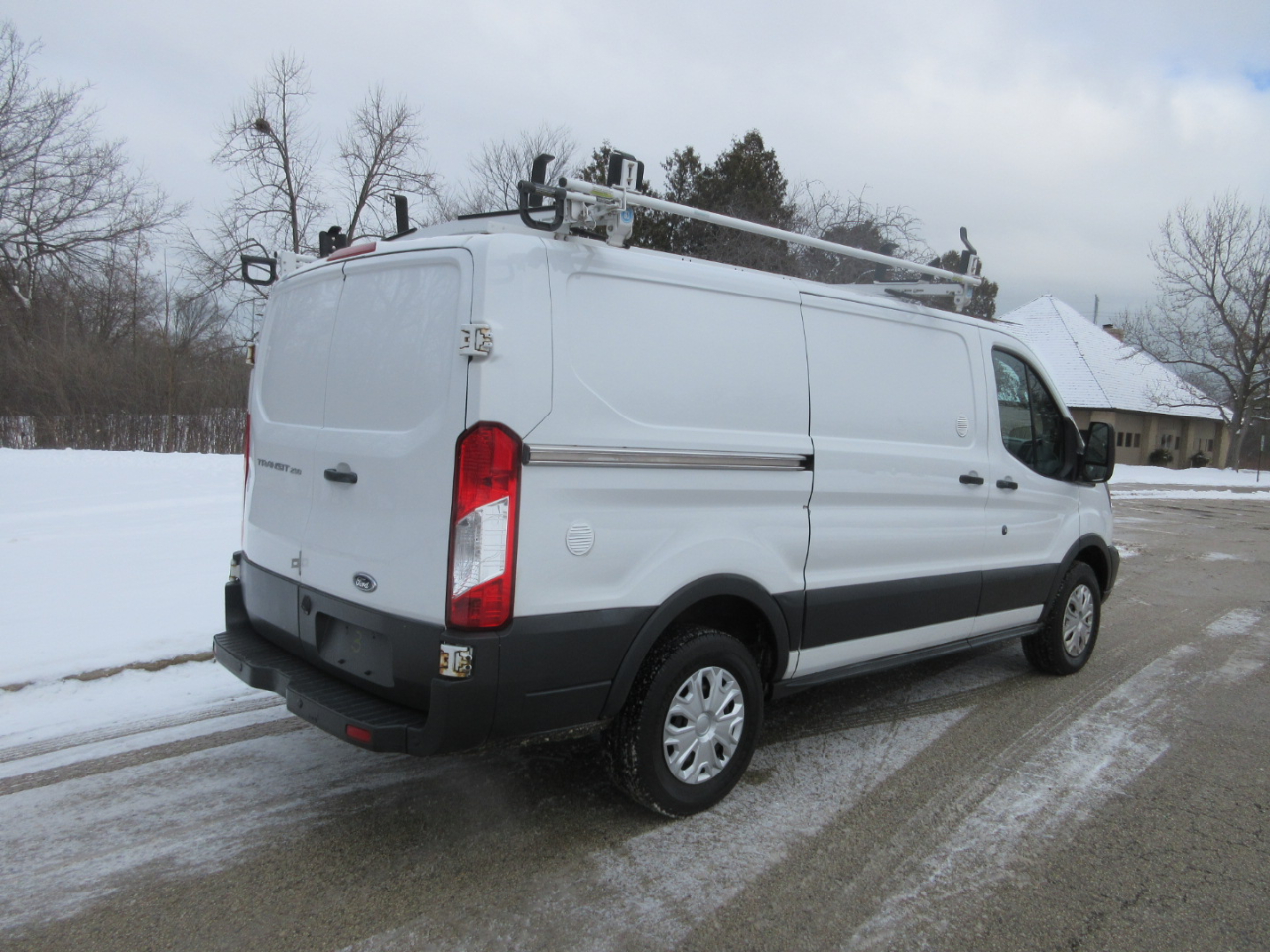 Ford Transit 250 Van Low Roof w/Sliding Pass. 130-in. WB 2016