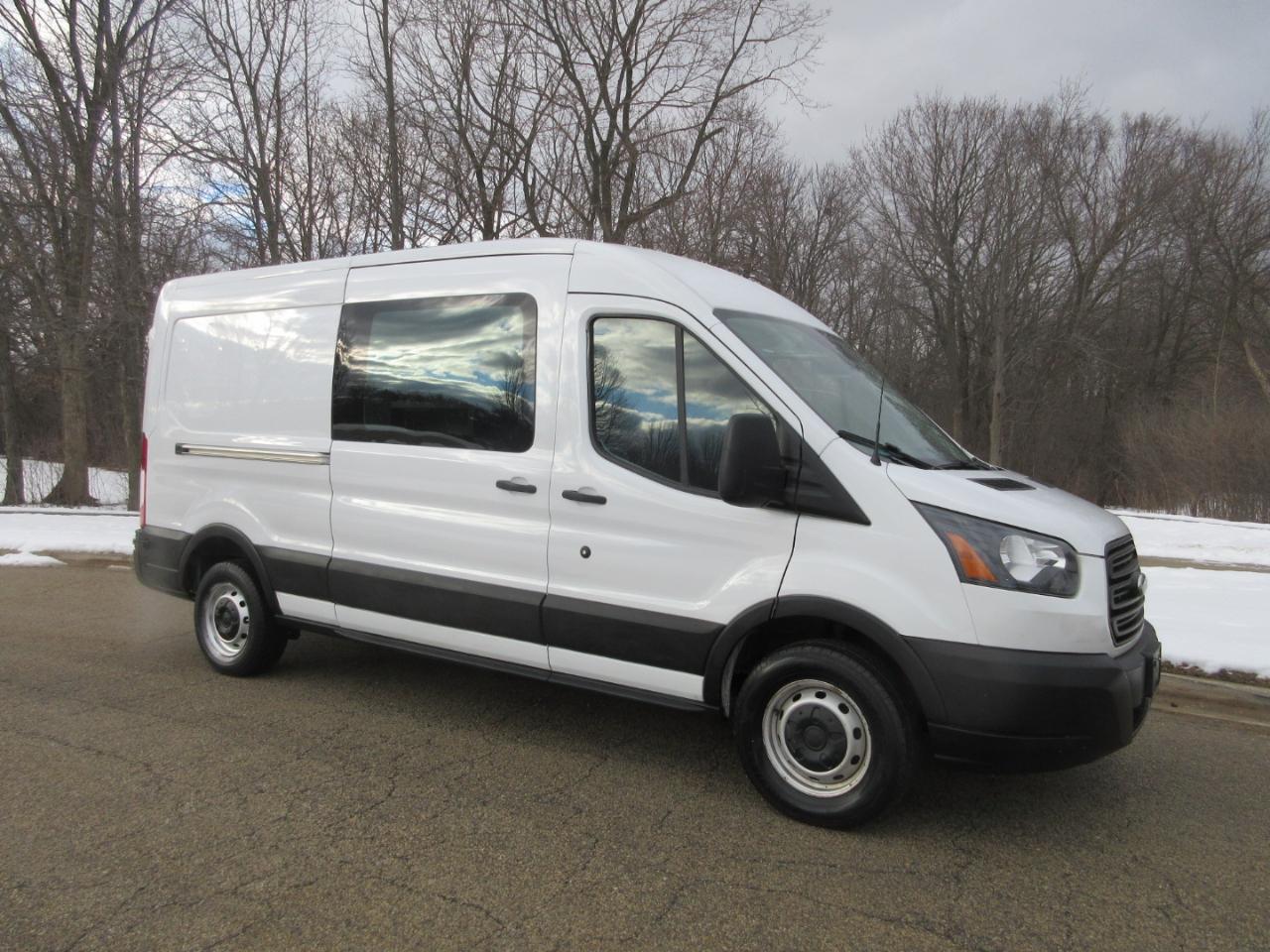 Ford Transit 250 Van Med. Roof w/Sliding Pass. 148-in. WB 2019