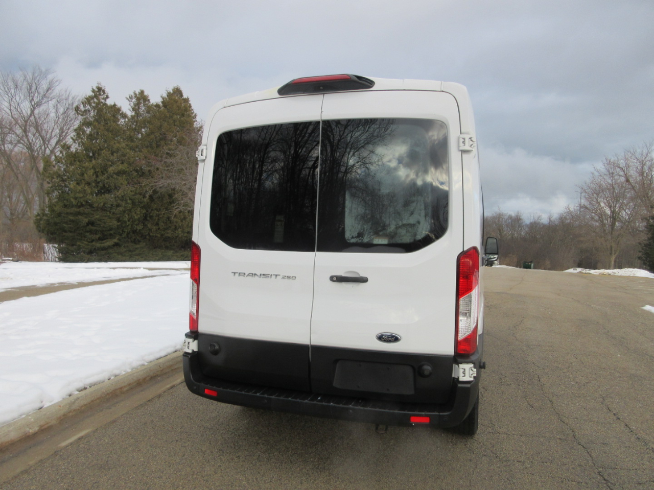 Ford Transit 250 Van Med. Roof w/Sliding Pass. 148-in. WB 2019