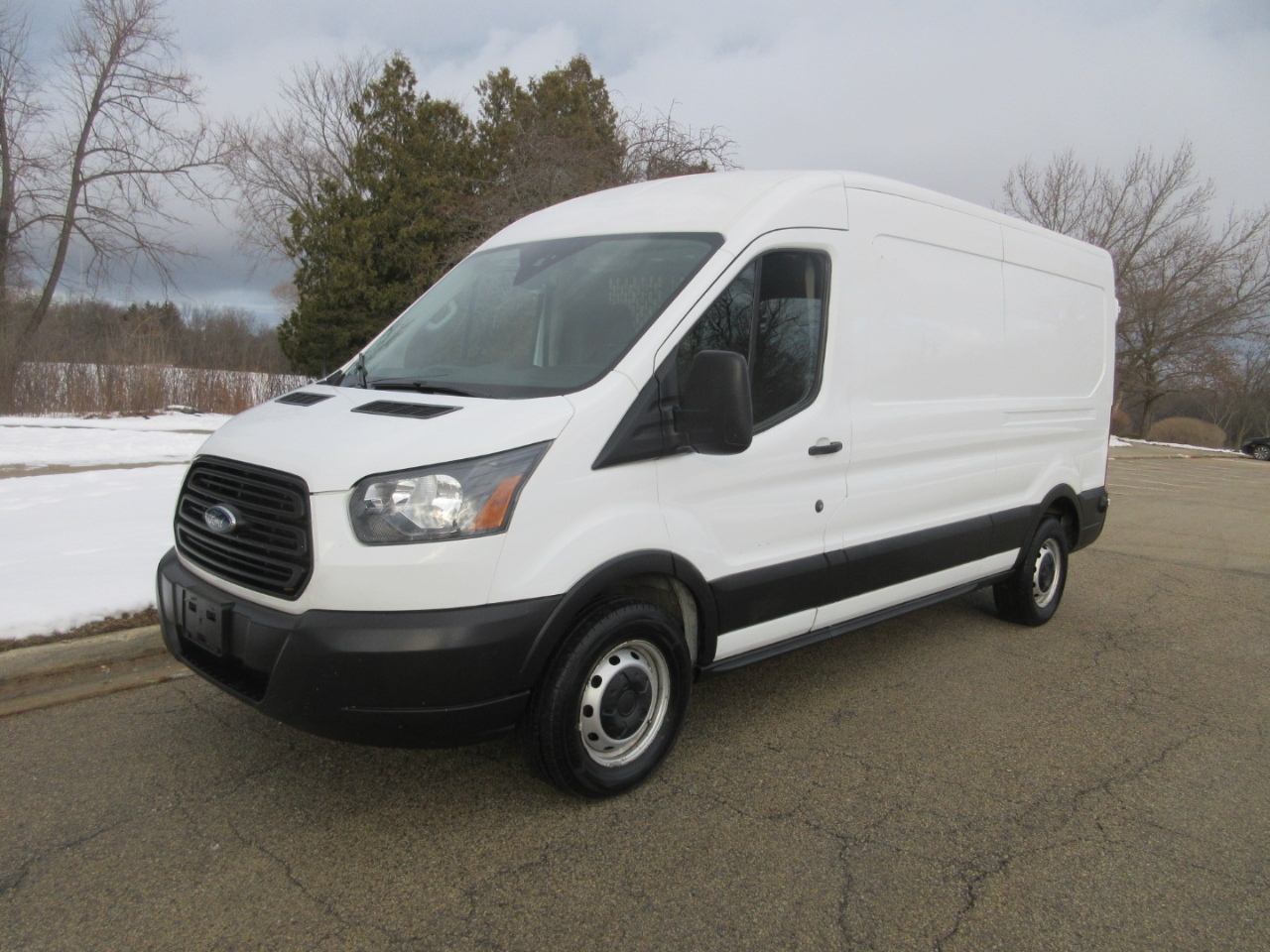 Ford Transit 250 Van Med. Roof w/Sliding Pass. 148-in. WB 2019