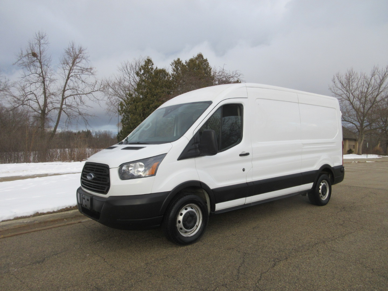 Ford Transit 250 Van Med. Roof w/Sliding Pass. 148-in. WB 2019