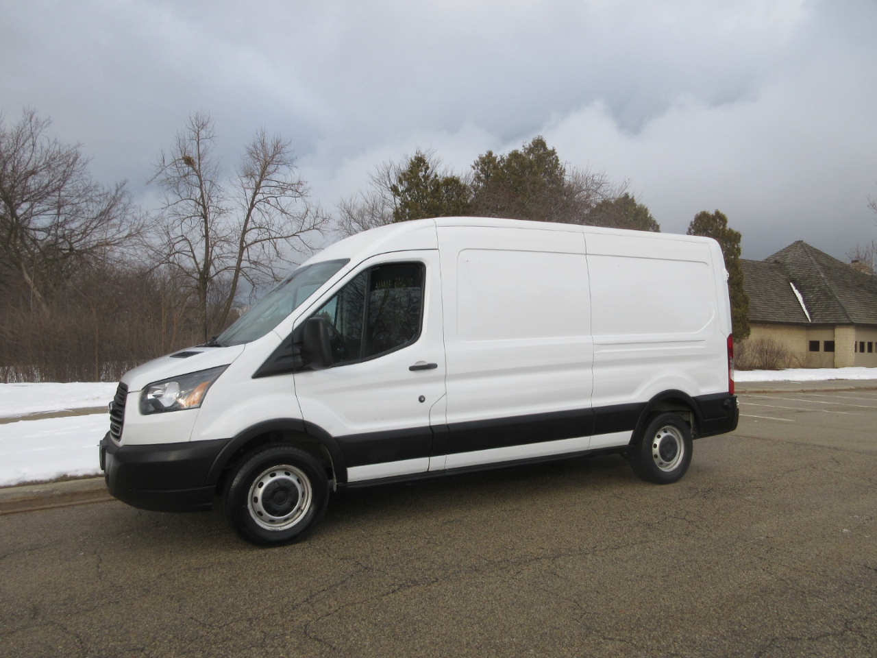 Ford Transit 250 Van Med. Roof w/Sliding Pass. 148-in. WB 2019