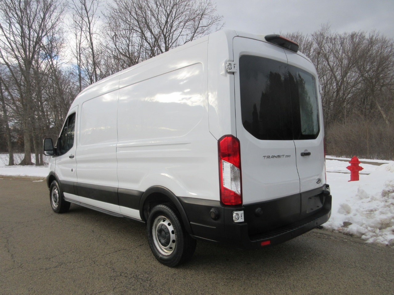Ford Transit 250 Van Med. Roof w/Sliding Pass. 148-in. WB 2019