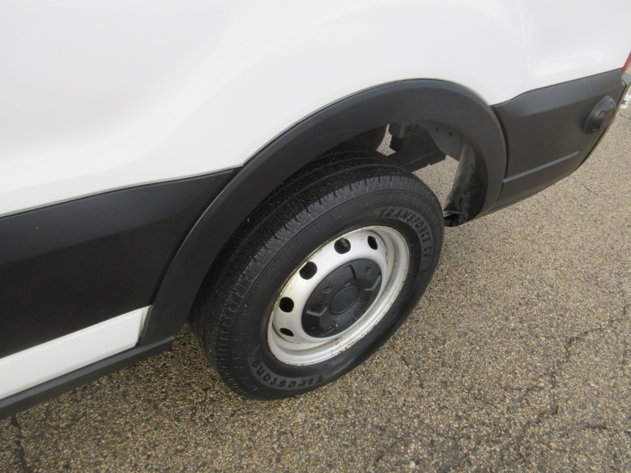 Ford Transit 250 Van Med. Roof w/Sliding Pass. 148-in. WB 2019