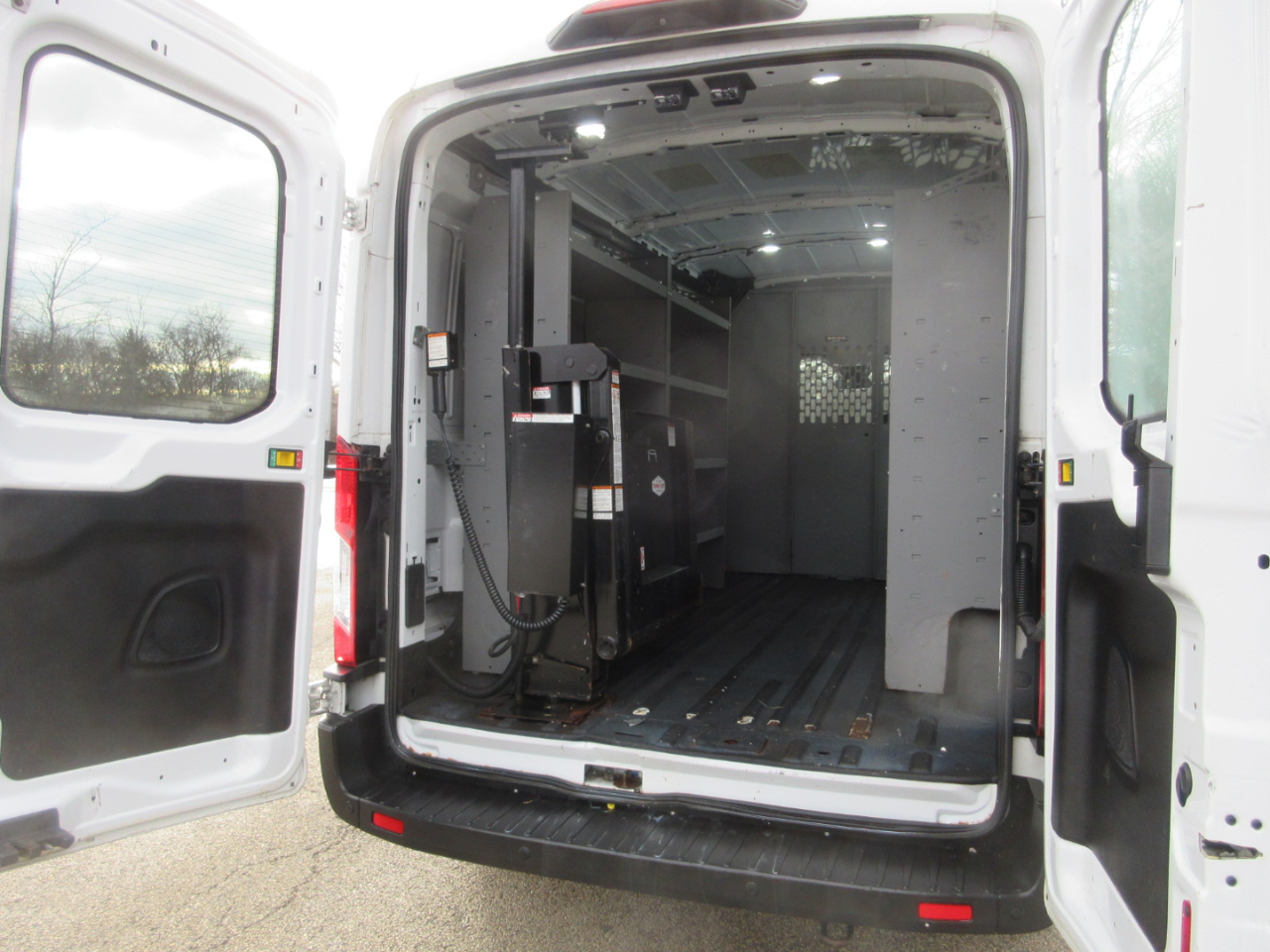 Ford Transit 250 Van Med. Roof w/Sliding Pass. 148-in. WB 2019